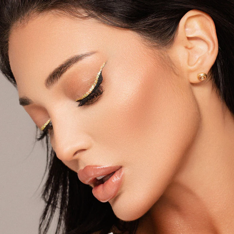 Goldie_metal_glow_800x800_Olga_Modeva_f5e8fca7-2402-4c09-9e94-878a94561e7f